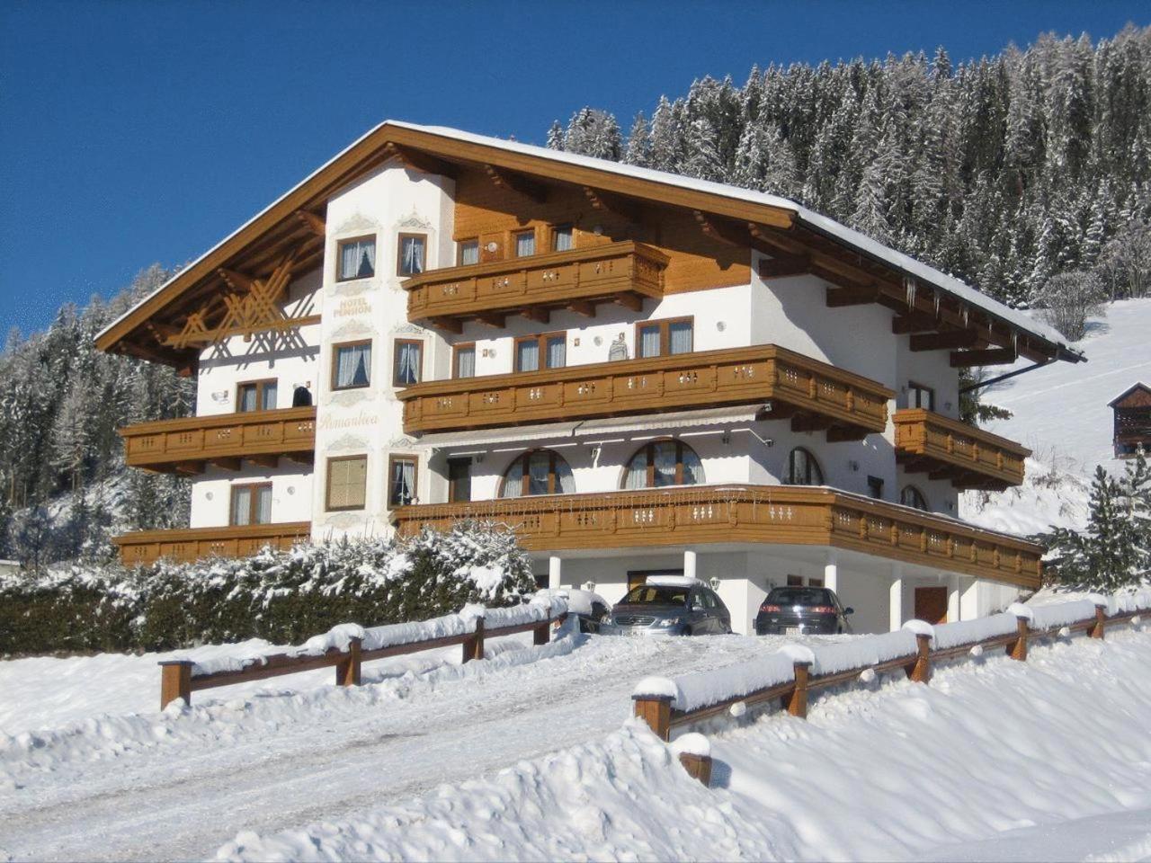 Hotel Romantica Йерценс Екстериор снимка